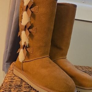 Koolaburra Tan Winter Boots with Bow Accents Size 9 W. NEW